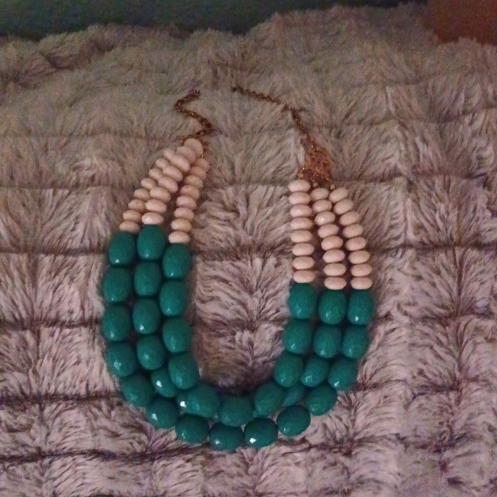 Womans  vintage necklace